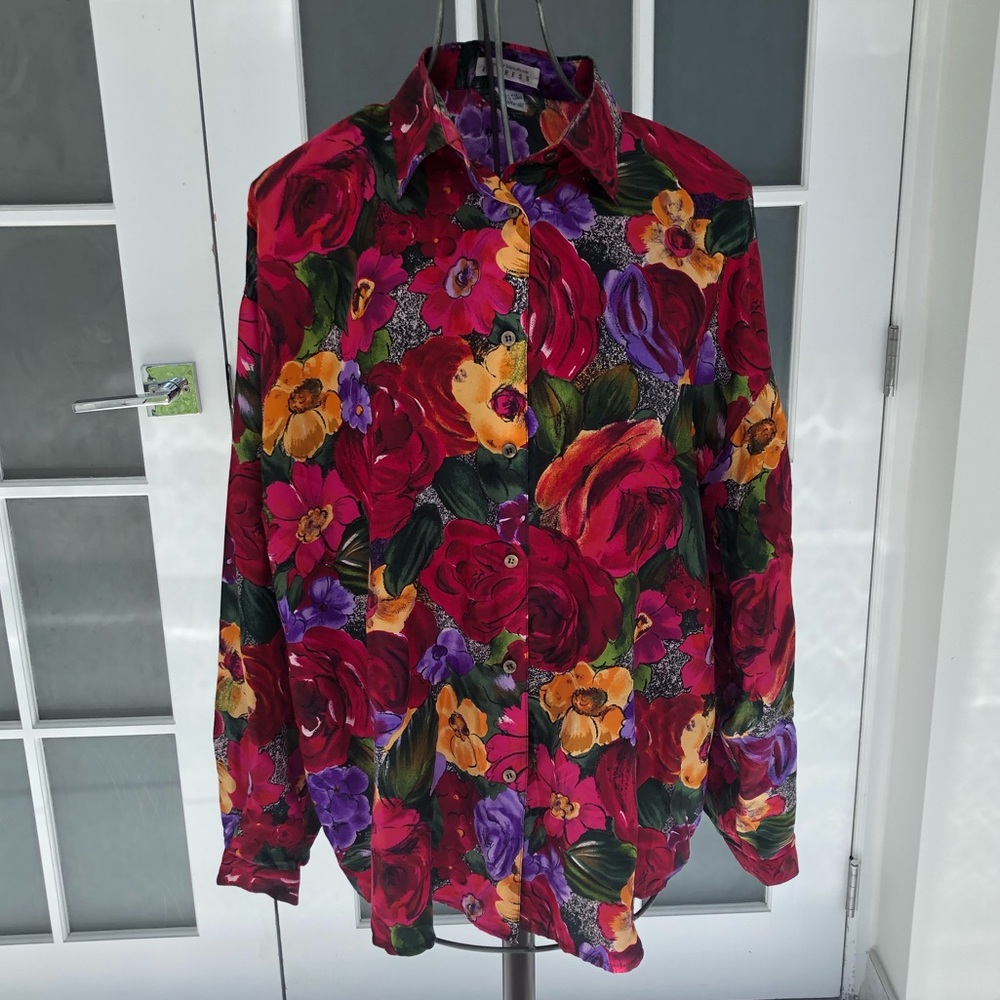 Silk floral blouse EUC